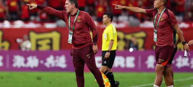 1xbet体育馆-包含联赛强强对话，球队首轮比赛意志激情澎湃的词条