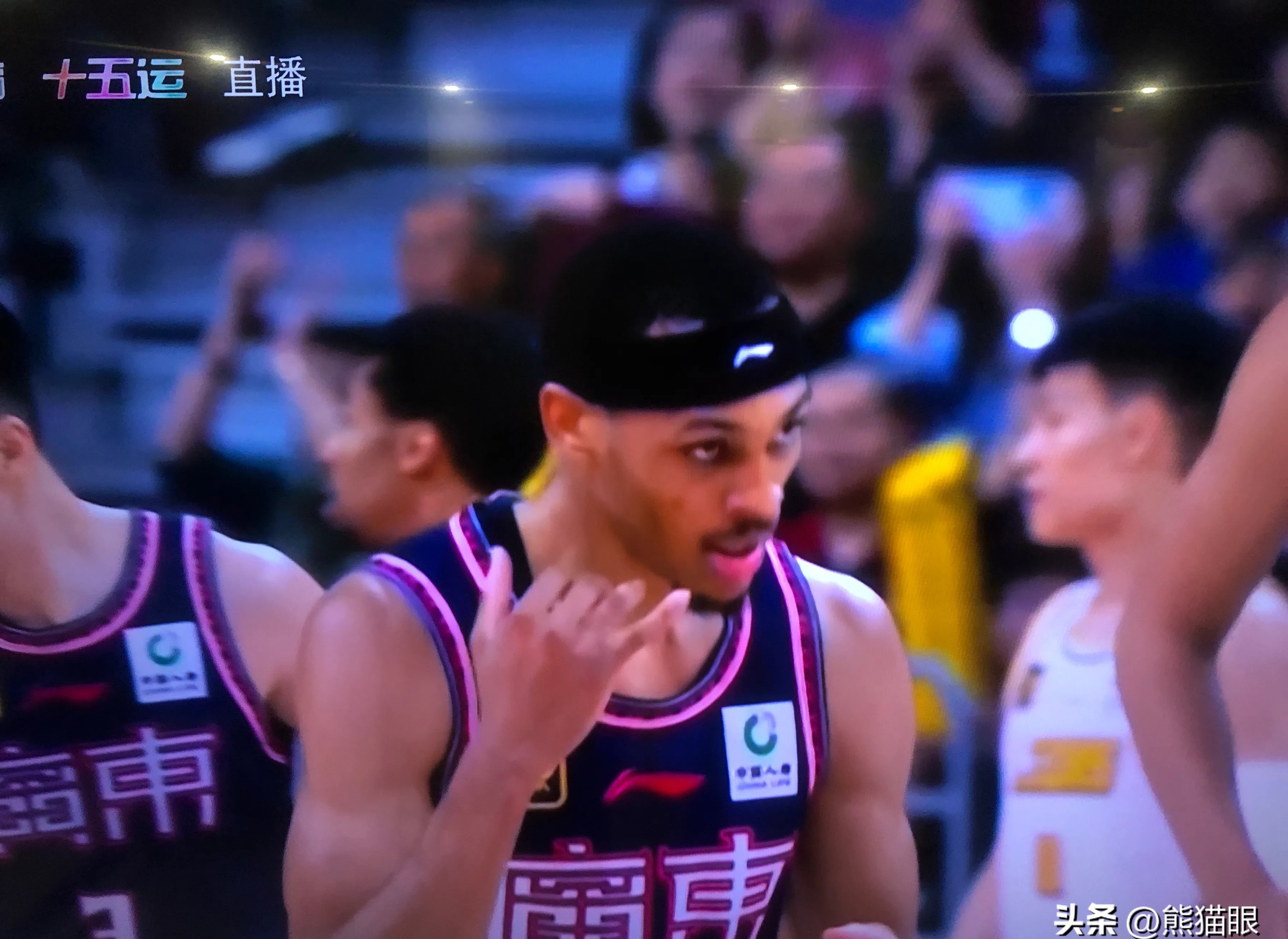 在广东队赛场上演CBA季后赛，三杀，引发教练席炸锅的简单介绍