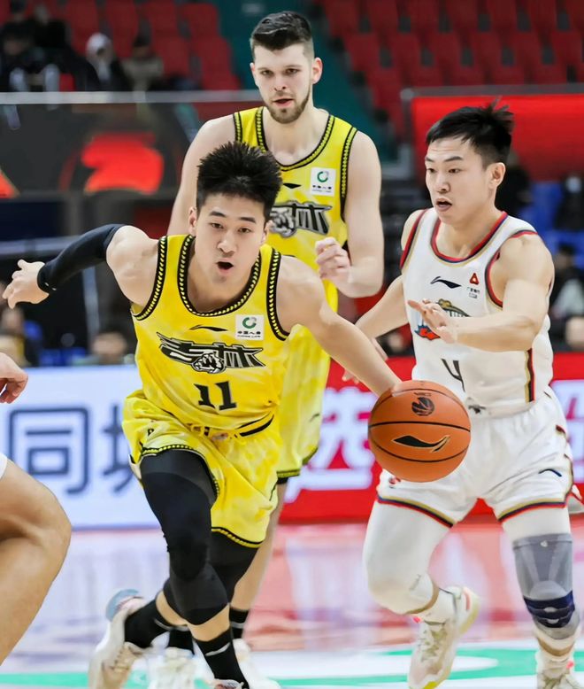 上海女篮出现新困扰，CBA球队全面调整