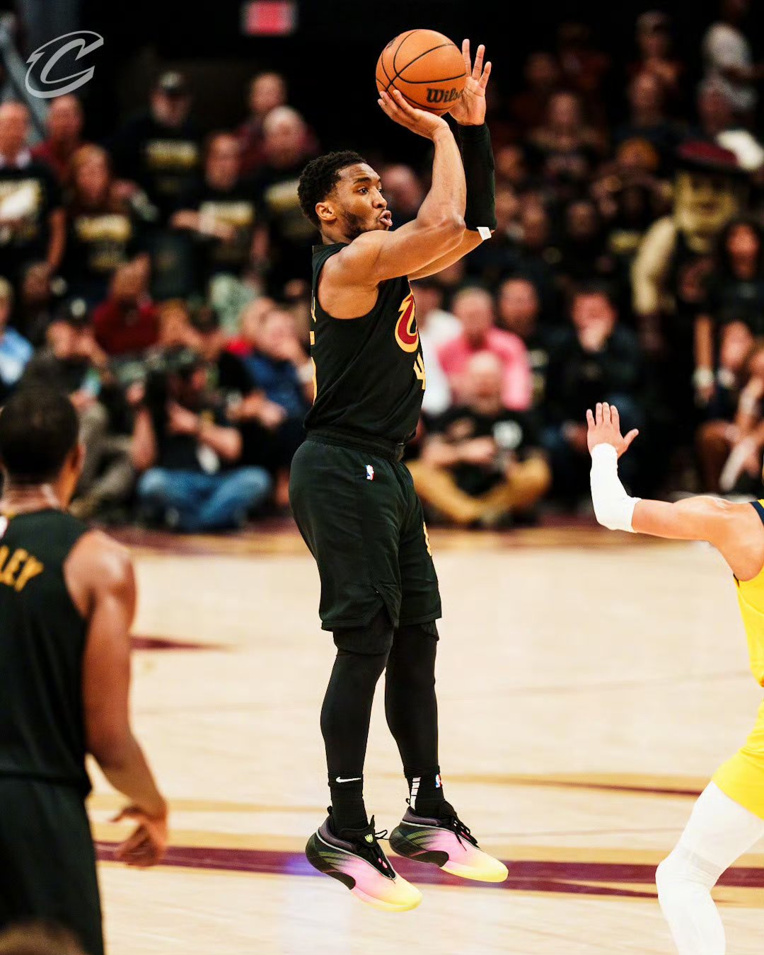 印第安纳步行者犹他爵士外线连得10分，轻取胜利的简单介绍